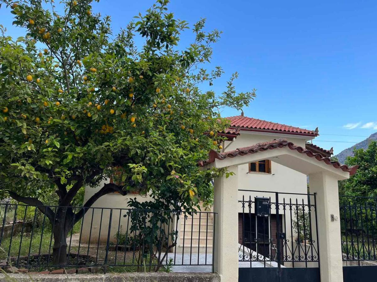 Lemon Tree House Villa Leonidio Bagian luar foto